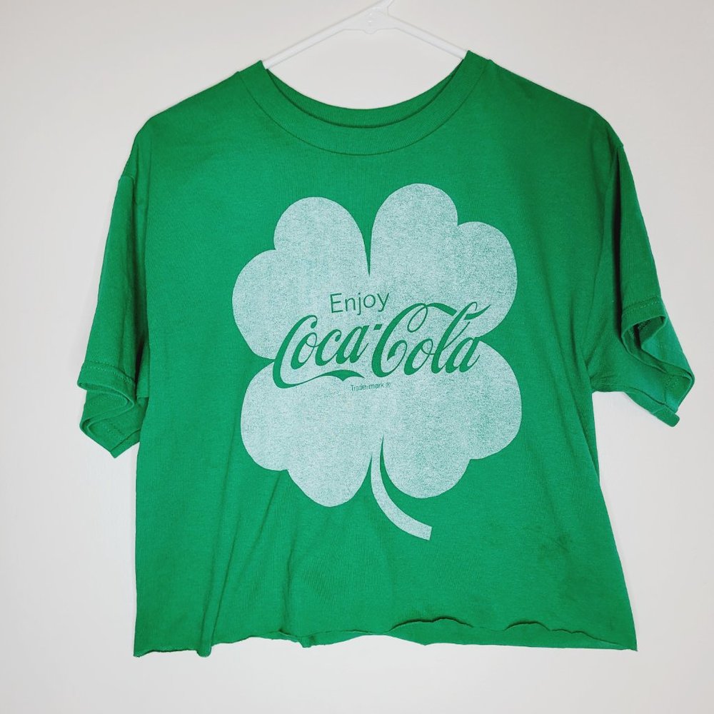 Coca-Cola Crop T-Shirt Women's Medium Green Irish Lucky Four Leaf Clover Casual
